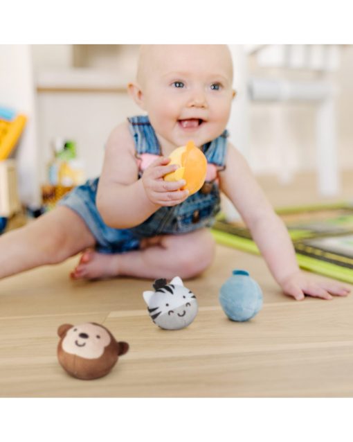 peluches rotondi morbidi e coccolosi con sonaglio interno